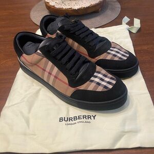Burberry Men's Checkered Black and Beige Sneakers size 42